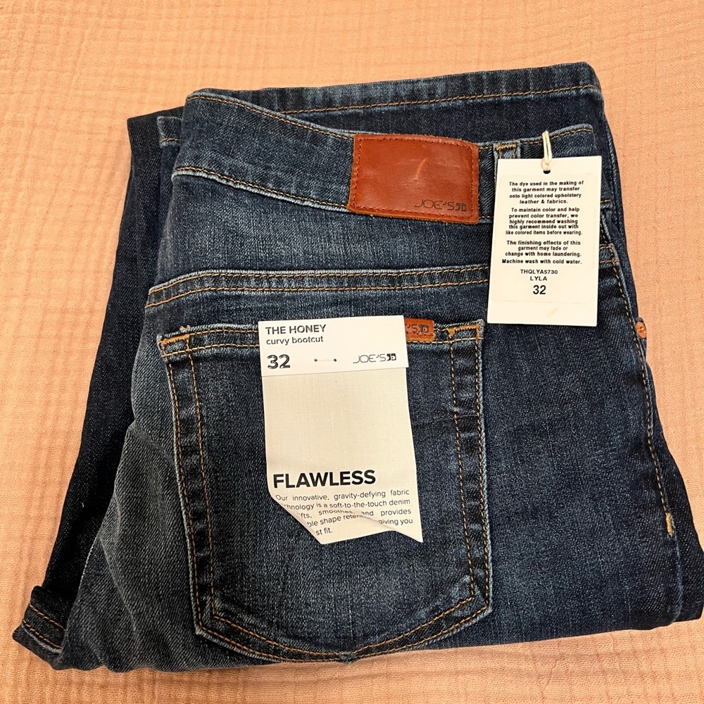 Joe’s Jeans The Honey Curvy Bootcut - sz32